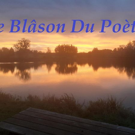 Le Blason Du Poete Mayet Екстер'єр фото