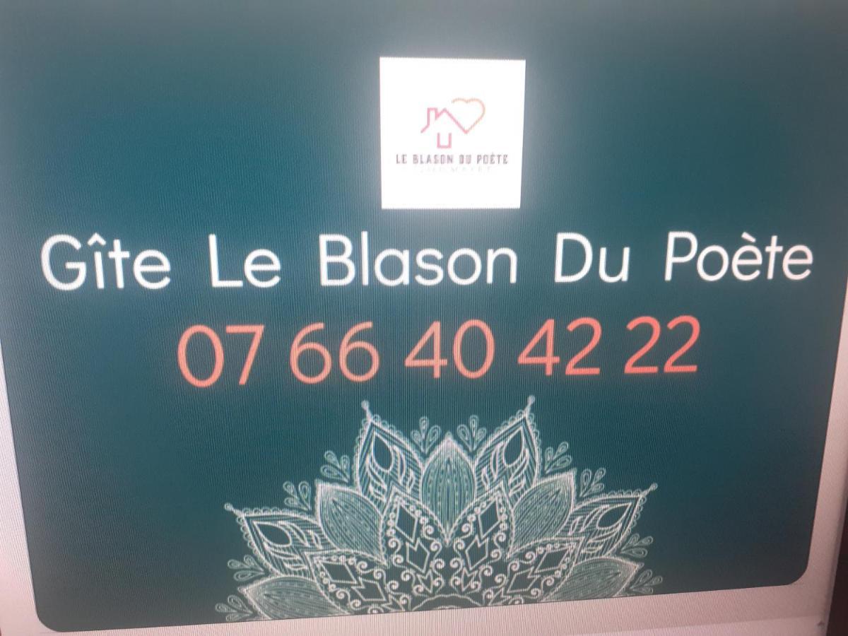 Le Blason Du Poete Mayet Екстер'єр фото