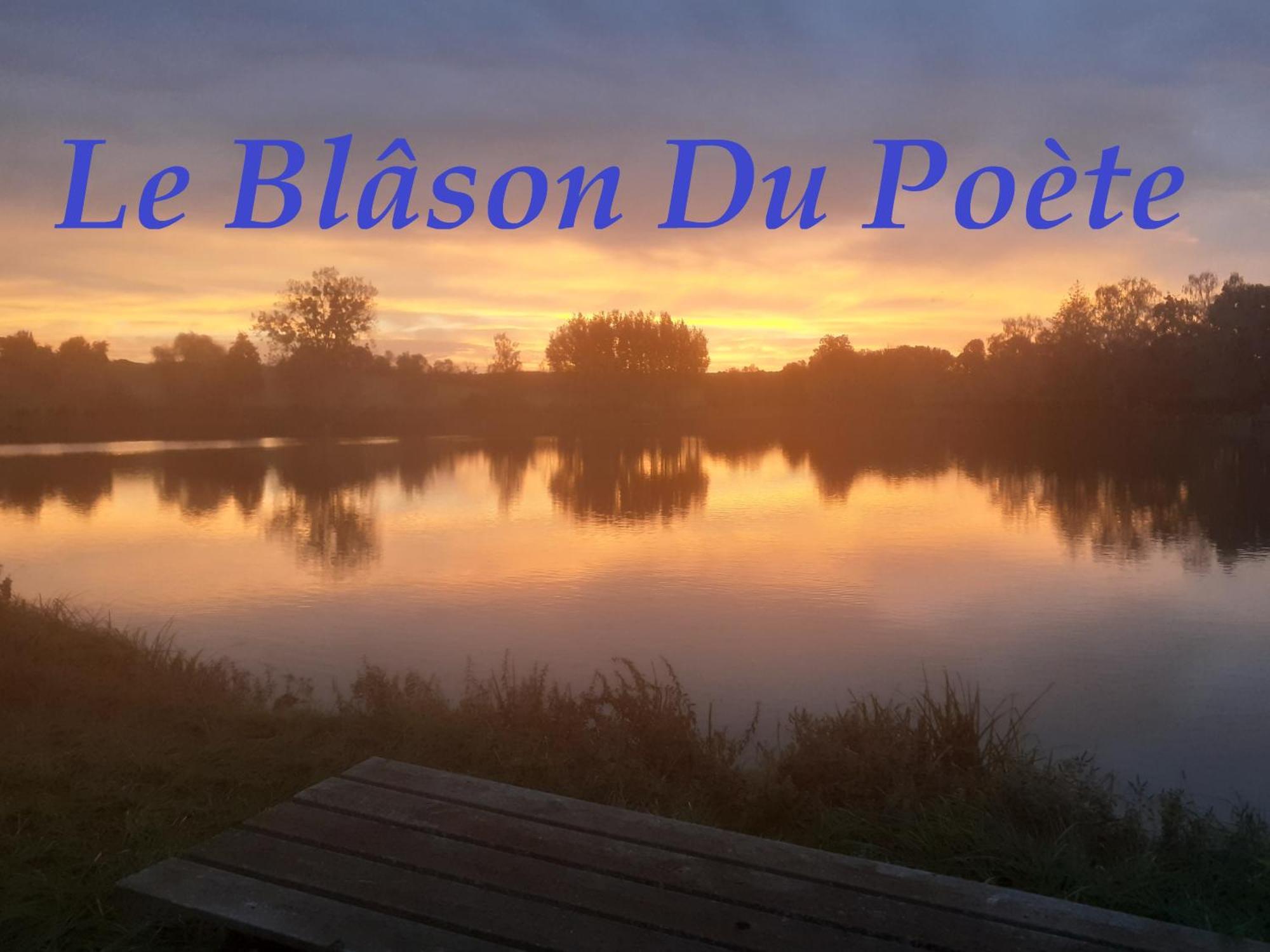 Le Blason Du Poete Mayet Екстер'єр фото